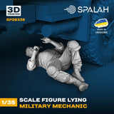 Lying Military Mechanic Figure 1/35 Resin Figure Set SPALAH SP28335 Model