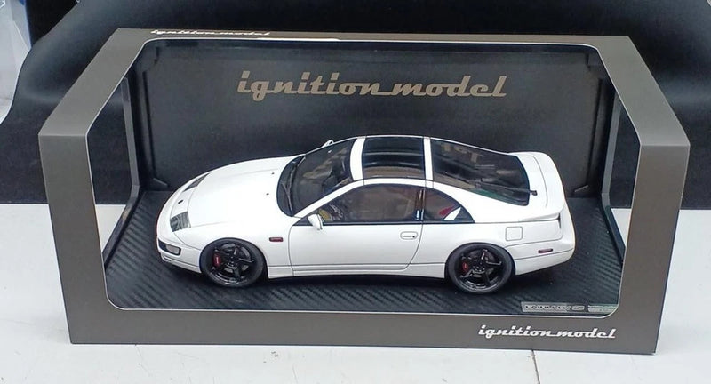 IGNITION MODEL Z32 2BY2 White 1/18 NISSAN FAIRLADY Z Used Model