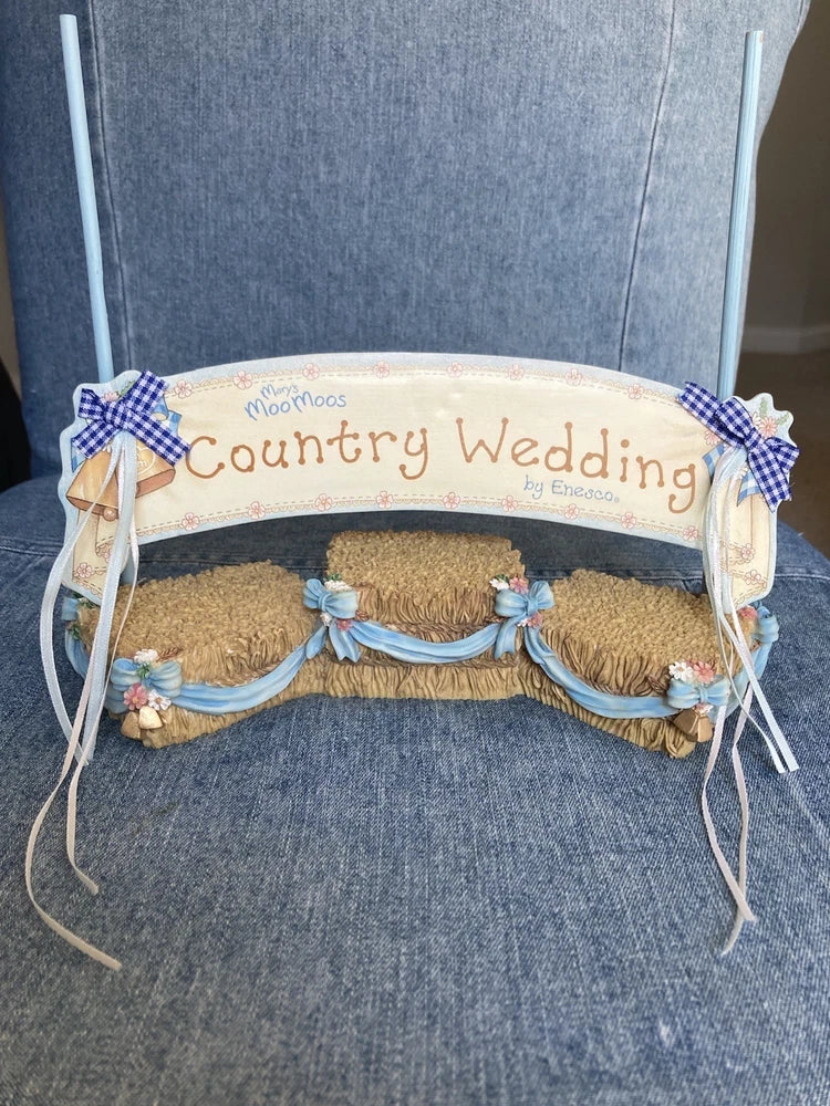 Enesco Mary's Moo Moos Country Wedding Haystack with Ribbons Displayer 1995 Model