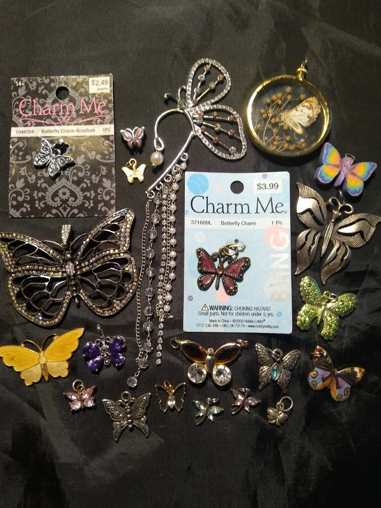 CLEARANCE** 20 Butterfly Charm Pendant Crystal Material Jewelry Craft Lot (L316) Charms