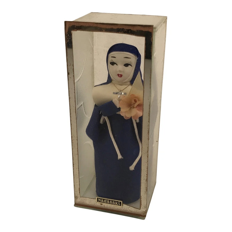 Japanese Nun Doll Figurine Glass Case Display Vtg Nagasaki Souvenir Ningyo ST109 Model