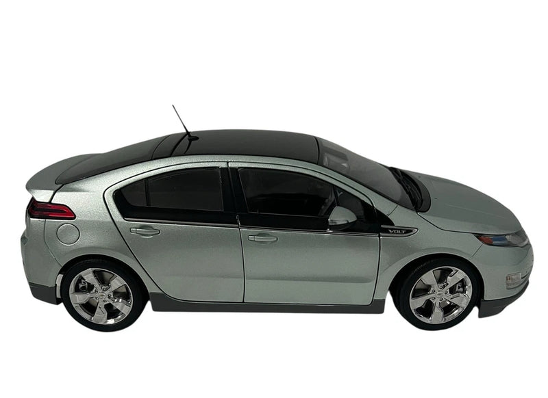 Chevrolet Volt Electric Car Diecast 1/18 Model Green Mist Metallic 2011 NOB Model