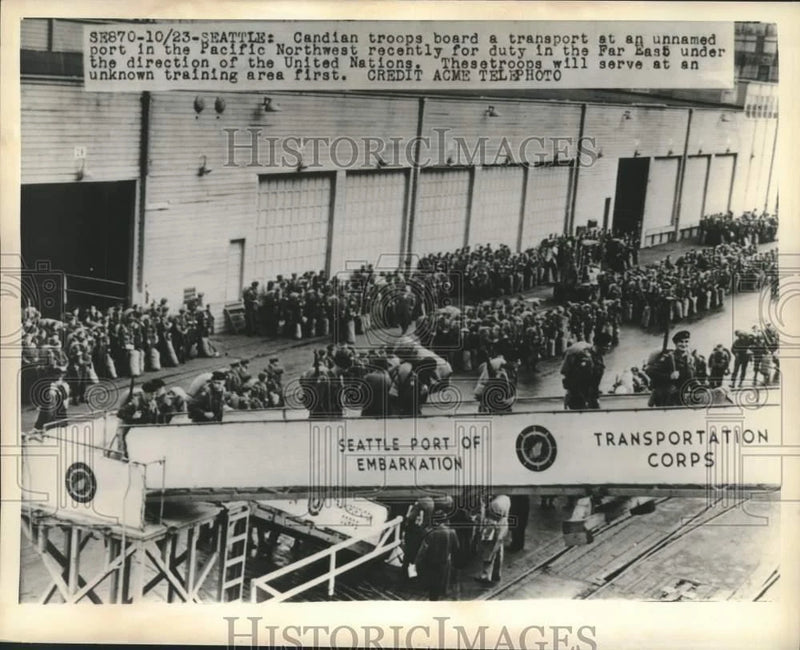 1950 Press Photo Canadian Troops Board Transport Bound for Training, Korean War Model