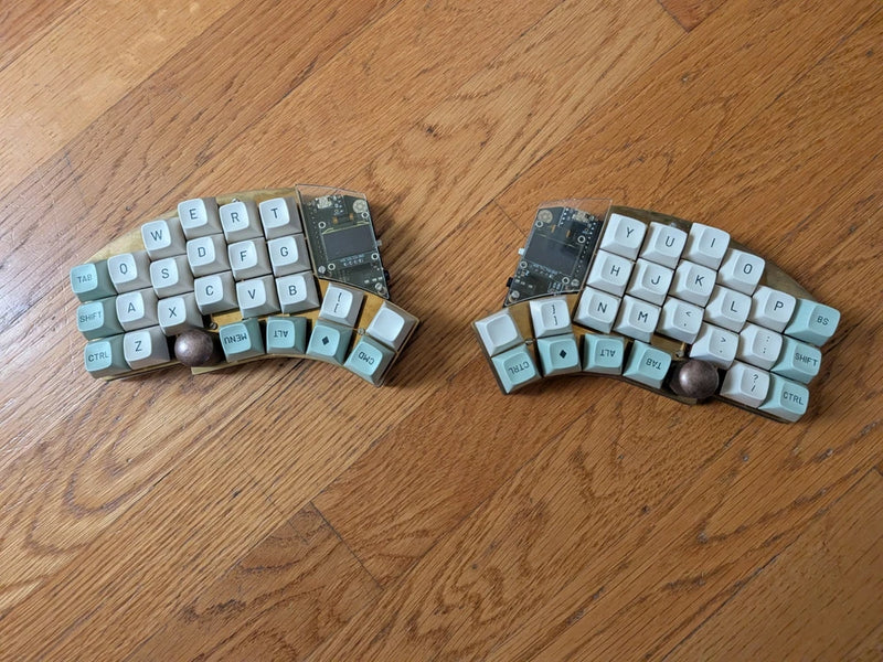 Kyria rev3 Split Ergonomic Keyboard + Keycaps & Switches Model