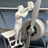 1/32 Resin Figure Model Kit Mechanic Pilot Unassembled and unpainted GK Model