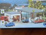 BP GAS SERVICE STATION w/ AUTO GARAGE - N Scale 95 pcs PLASTIC KIT FALLER - NEW Model
