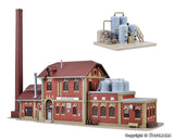 BREWERY w/ ROOF TOP VATS & INTERIOR VATS - HO Scale PLASTIC KIT 5609 - NEW Model