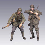1/35 WWII German Infantry Soldiers 2 Resin Figures Model Kit Unpainted Model