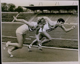 GA73 1968 Orig Photo A FLYING START Lillian Board Ron Jones Crystal Palace Race Model