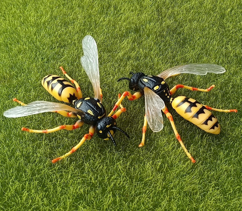 Large Wasp Bee Hornet Fairy Garden Lawn Decor Lifelike Figurine Educational Toy Model