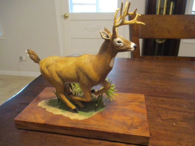 ARTIST SIGNED G.VINCENT SEBRING FL 1995 RUNNING WHITETAIL BUCK DISPLAY STATUE Model