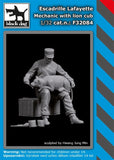 Black Dog 1/32 Escadrille Lafayete Mechanic with Lion Cub Model