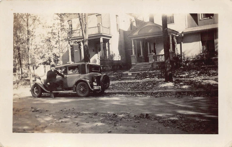 1929 Buick Master Six Model 121 1920s Photo Man Posing Running Board Winter Coat Model
