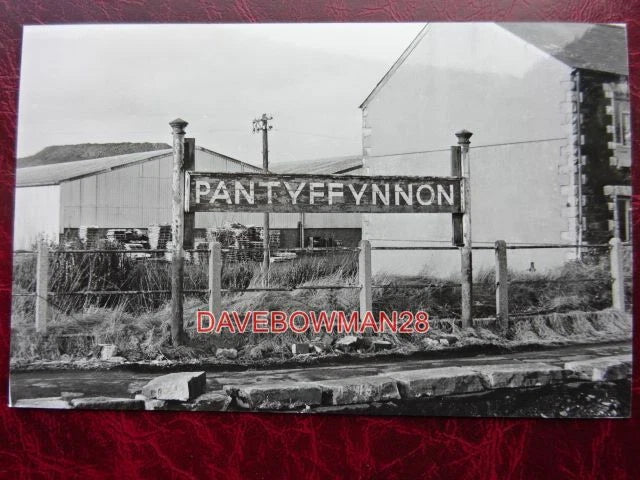 PHOTO  DARKROOM PANTYFFYNNON RAILWAY STATION BOARD 25/12/81 Model