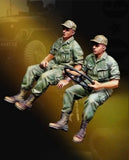 1/35 US Military Truck Crew 2 Resin Figures Model Kit Unassembled Unpainted Model