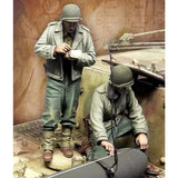 1/35 resin figures model WW II Mechanic soldiers 2 man unassembled unpainted Model