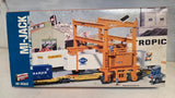 MI Jack Intermodal Crane Kit Walthers Model Railroad Building 933-3122 HO Scale Model