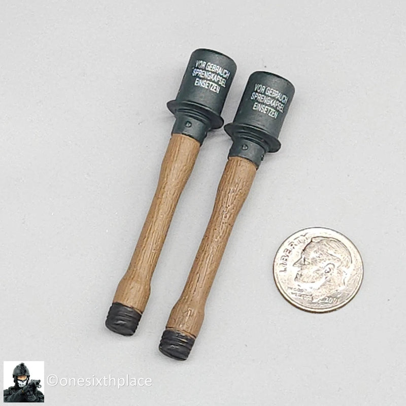 1:6 scale Dragon WWII German M24 Stick Grenades x2 (Plastic) for 12" Figures Model