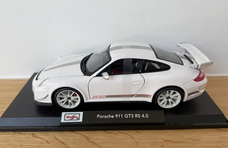 Maisto 1:18 Die-Cast Special Edition White Porsche 911 GT3 RS - New Model Car Model