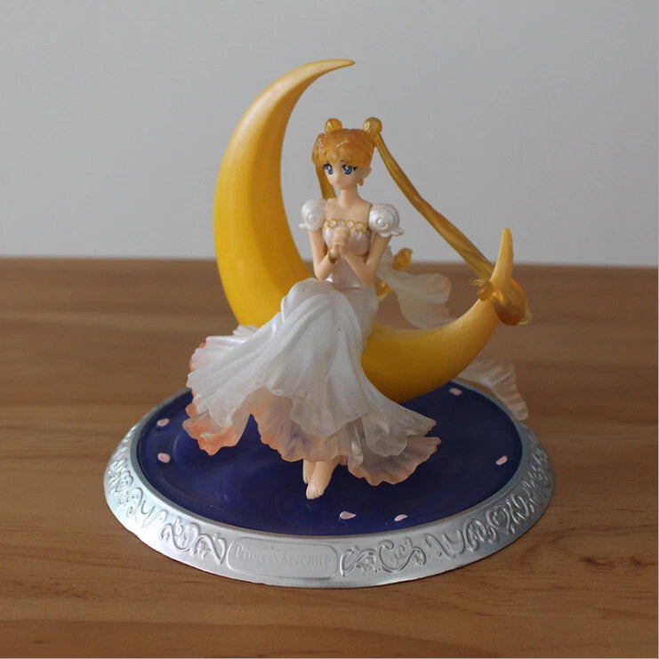 Sailor Moon Tsukino Usagi in Wedding Dress Action Figure Cake Topper Home Decor Model