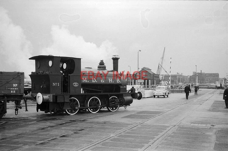 PHOTO  MERSEY DOCKS & HARBOUR BOARD (MDHB)  LOCO NO 1 APPROACHING THE SWING BRID Model