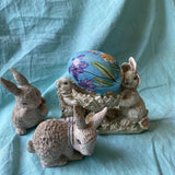 K¡¯s Collection 3 Bunny Rabbits Figurines With Glass Easter Egg Resin Bunnies Model