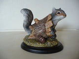 HOMCO MASTERPIECE SQUIRREL INSIDE LOG PORCELAIN FIGURINE W WOODEN DISPLAY BASE Model