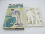 Tamiya 1/12 Motor Racing Team - Engine Tuning Mechanic -   Seventies Model