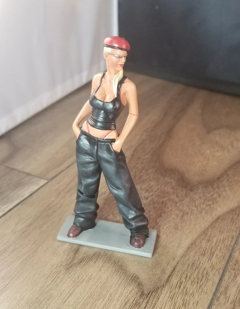SEXY GIRL MANDY FIGURINE - 1/18 JIMMY FLINTZTONE DISPLAY DIORAMA FIGURE Model