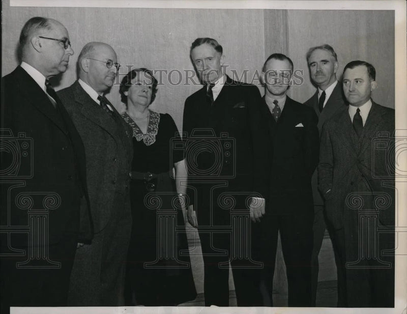 1939 Press Photo Board of Trustees of the University of Illinois Model