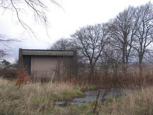 Photo 12x8 WEST LOTHIAN W TER BOARD building Auchengray Rather disused-loo c2018 Model