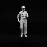 1/35 Scale WW2 Tank Crew Mechanic Figure Resin Model Kit Military Miniature Model