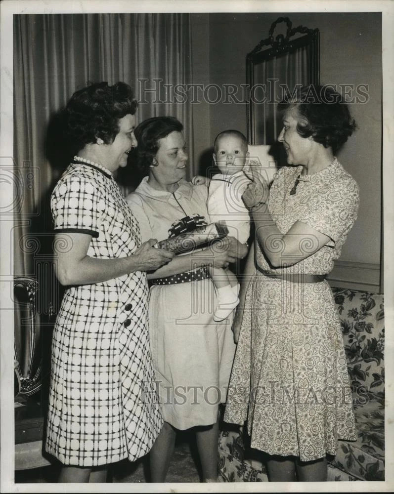 Press Photo Executive board meeting of protestant home for babies - noa43893 Model