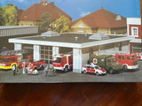 MODERN 3-Bay MILITARY FIRE STATION - HO Scale 128 pcs PLASTIC KIT FALLER - NEW Model