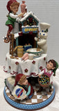 Danbury Mint Pillsbury Doughboy ¡°Christmas Crew¡± 20002 Figurine 9¡± x 5.5¡± in Model