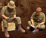 1/35 Resin Soldier Figure Model Kit Australian Army Soldier Reading Letters Model