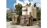 Walthers Cornerstone 933-2913 HO McGraw Oil Company Kit Model