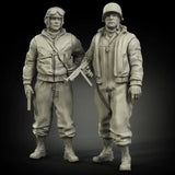 1/35 Resin Figure US Army Tanker in Winter Clothes 2 Figures Unpainted Model