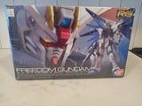 Bandai Model Kit Freedom Gundam ZAFT Mobile Suit ZGMF-X10A 1:144 #0171625 Model