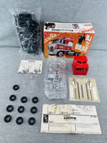 AMT 5025 - Snapfit BJ And The Bear Kenworth Cabover 1/32 Plastic Model Kit    T5 Model