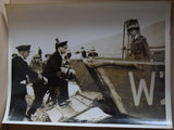 WW2 Original press PHOTO King George VI board landing craft Scotland RN Commando Model
