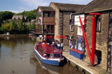 PHOTO  1994 TRIP BOAT AT SKIPTON PASSENGERS ARE SEEN GOING ON BOARD 'COBBYDALE' Model