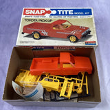 Vintage 1976 Monogram Snap Tite Toyota PickUp Model Kit 1004 1:32 Scale Model
