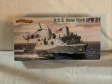 DML7110 1:700 Scale Dragon USS New York LPD-21 Model Kit #7110 Open Box Model