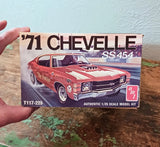 Vintage AMT 1971 Chevelle SS 454 Model Kit 1/25 Scale in Box! Model