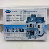 HO 1/87 Scale Polar Lights House On The Hill Building Kit. POL968/12 Model