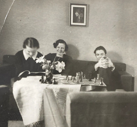 1930s Man Women Sitting on Couch Playing Chess Board Game Original Photo P14zc27 Model