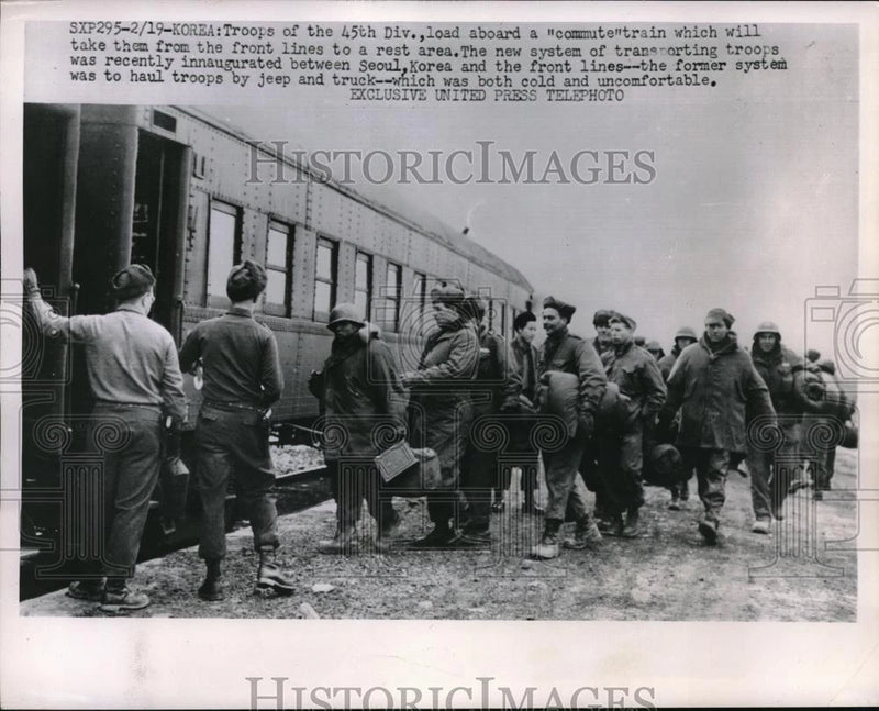 1952 Press Photo 45th Div. troops board a train from Korean front to a rest area Model