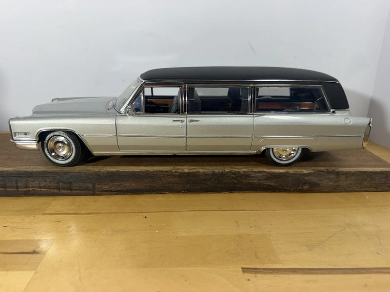 1/18 Cadillac Limousine 1966 Hearse Greenlight Precision Miniatures Toy Model Model