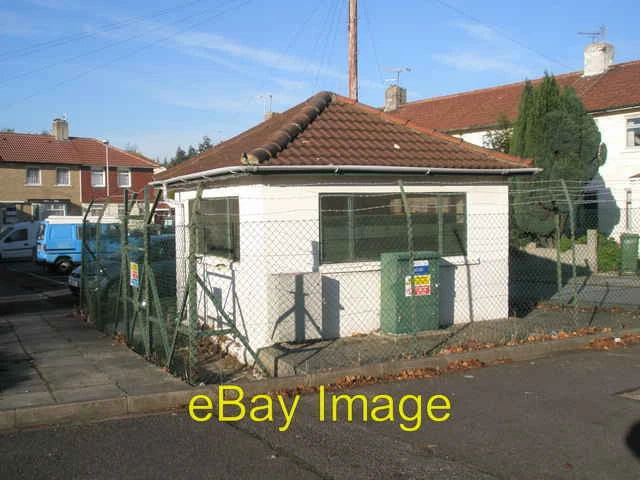 Photo 6x4 Water Board Hut Portsmouth/SU6501 If this ever became obsolete c2007 Model
